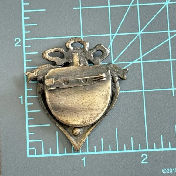 Vintage Heart Shaped Pewter Photo Frame Brooch Valentine Pin Rose Ornate Detail - Picture 6 of 6
